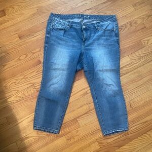 Torrid Mid-Wash Cropped Jeans